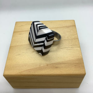 Square resin ring