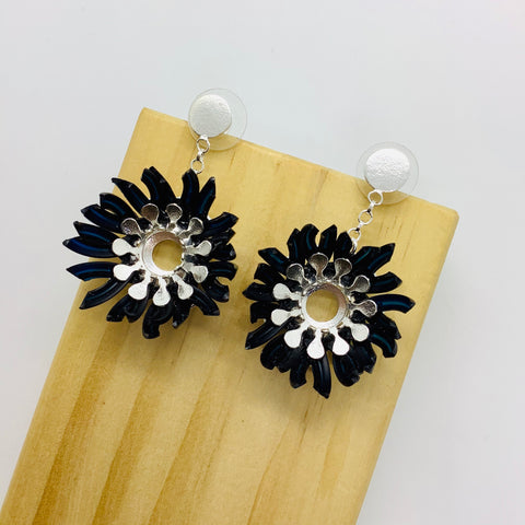 Silver blossom Navy blue earrings