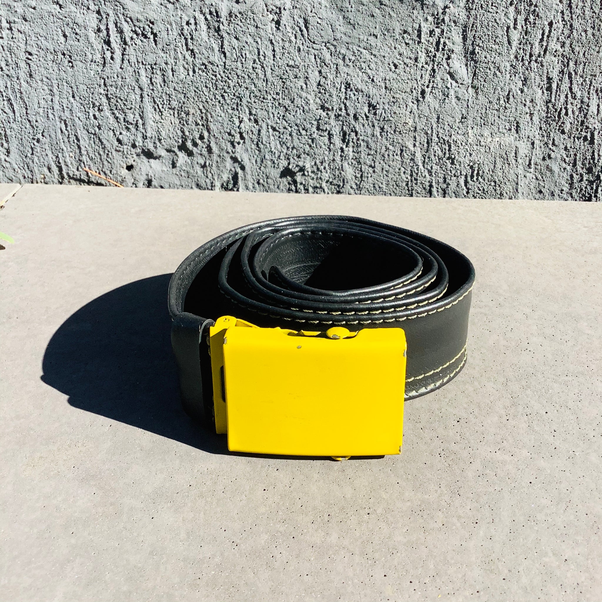 Metal yellow tube tyre belt